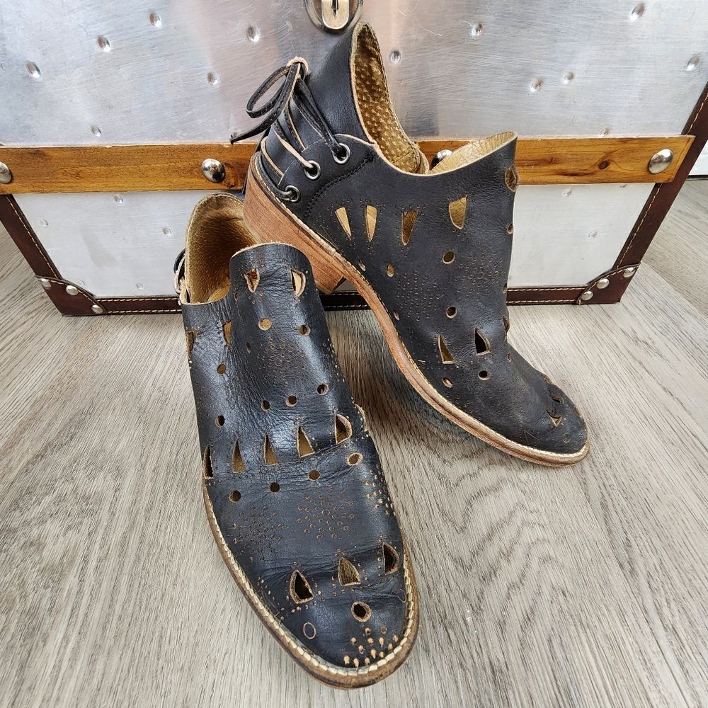 Anthropologie Musse & Cloud Coolise Laser Cut Ankle Boots Size 8